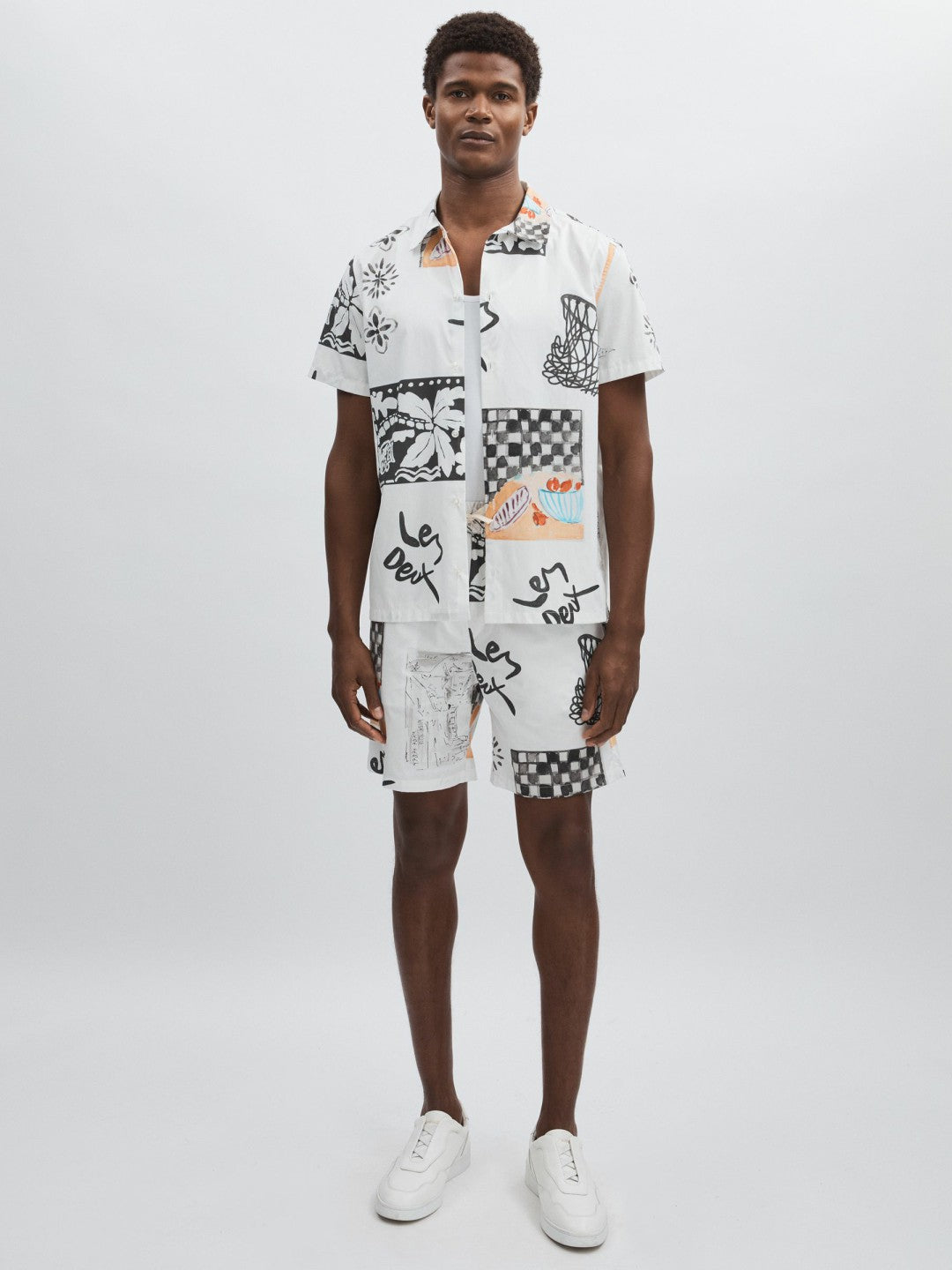 Les Deux Cotton Graphic-Print Shirt in Ivory Print Men | Reiss