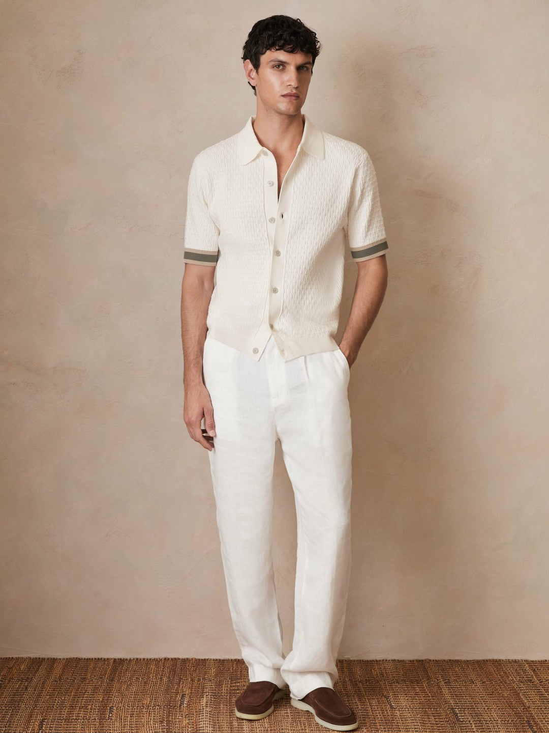 | Ché Textured Cuff-Trim Shirt in White Men | Reiss