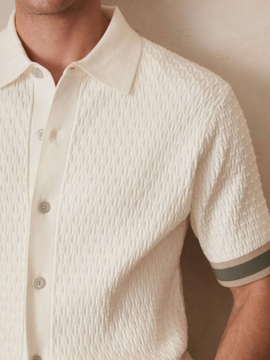 | Ché Textured Cuff-Trim Shirt in White Men | Reiss
