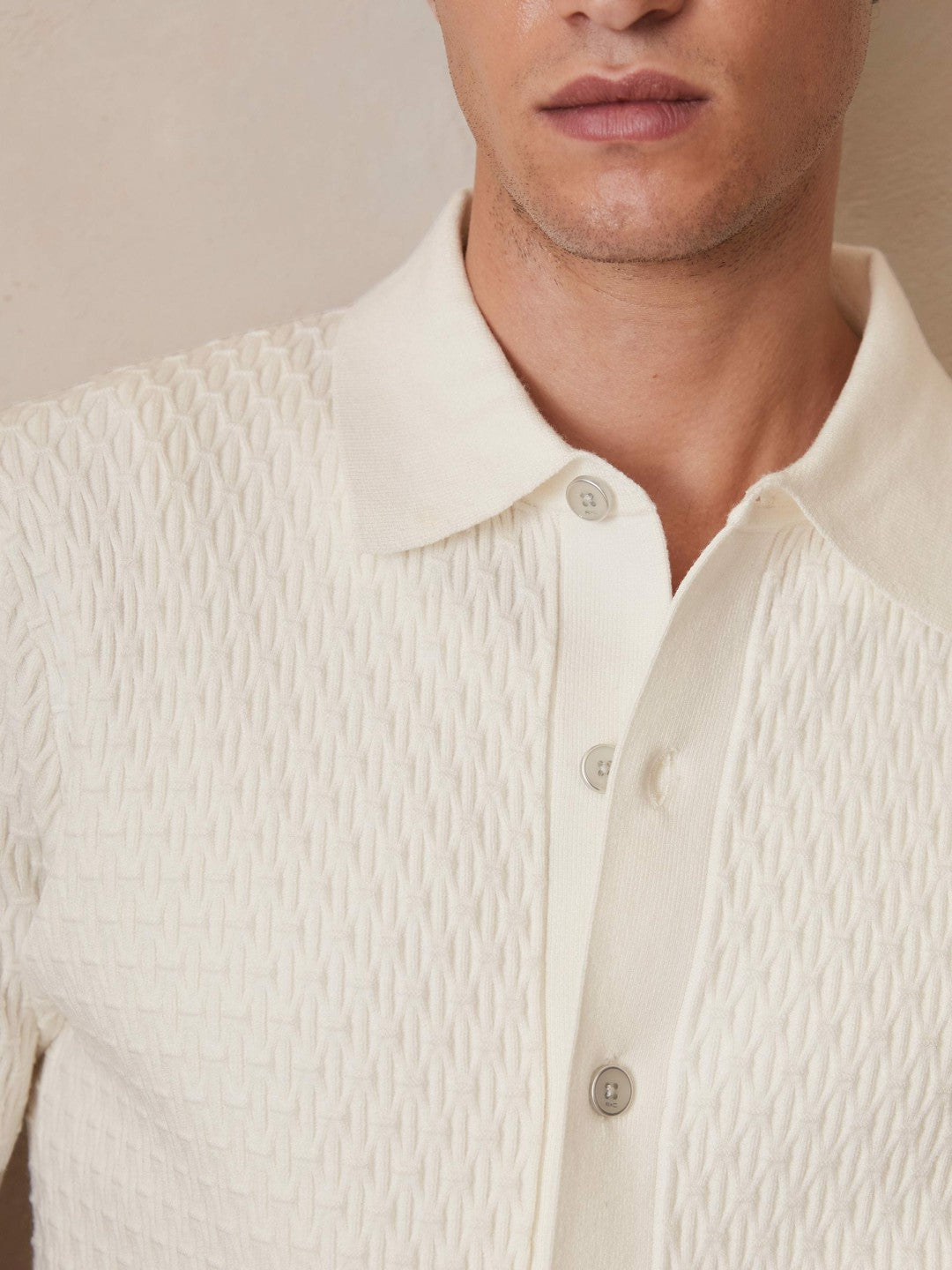 | Ché Textured Cuff-Trim Shirt in White Men | Reiss