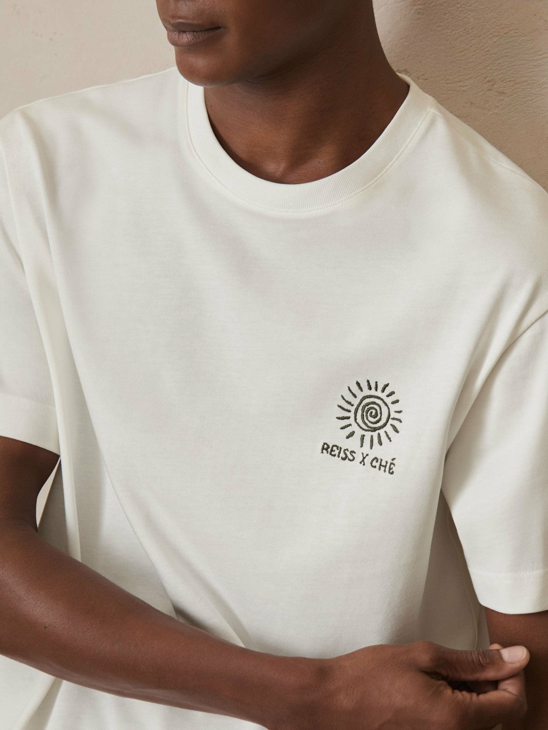 | Ché Cotton Palm-Tree T-Shirt in White Men | Reiss