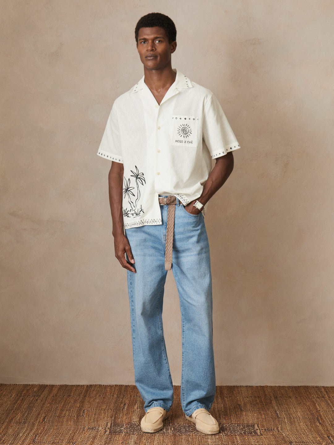 | Ché Cotton-Linen Palm Shirt in White Men | Reiss
