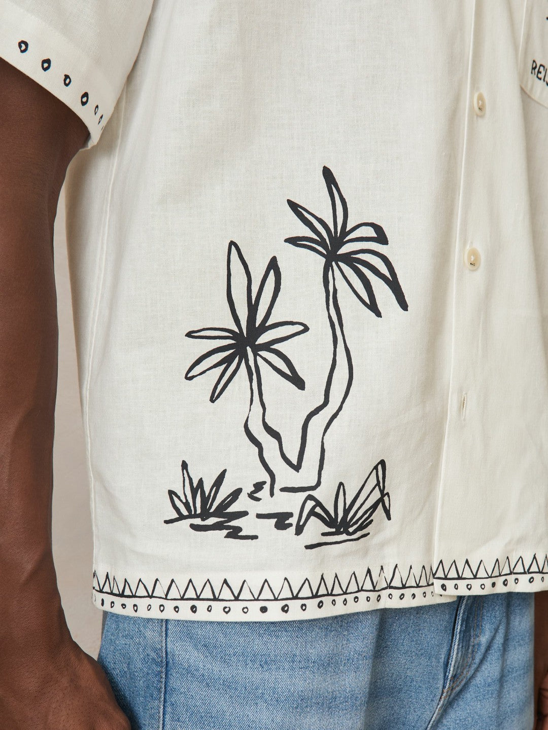 | Ché Cotton-Linen Palm Shirt in White Men | Reiss