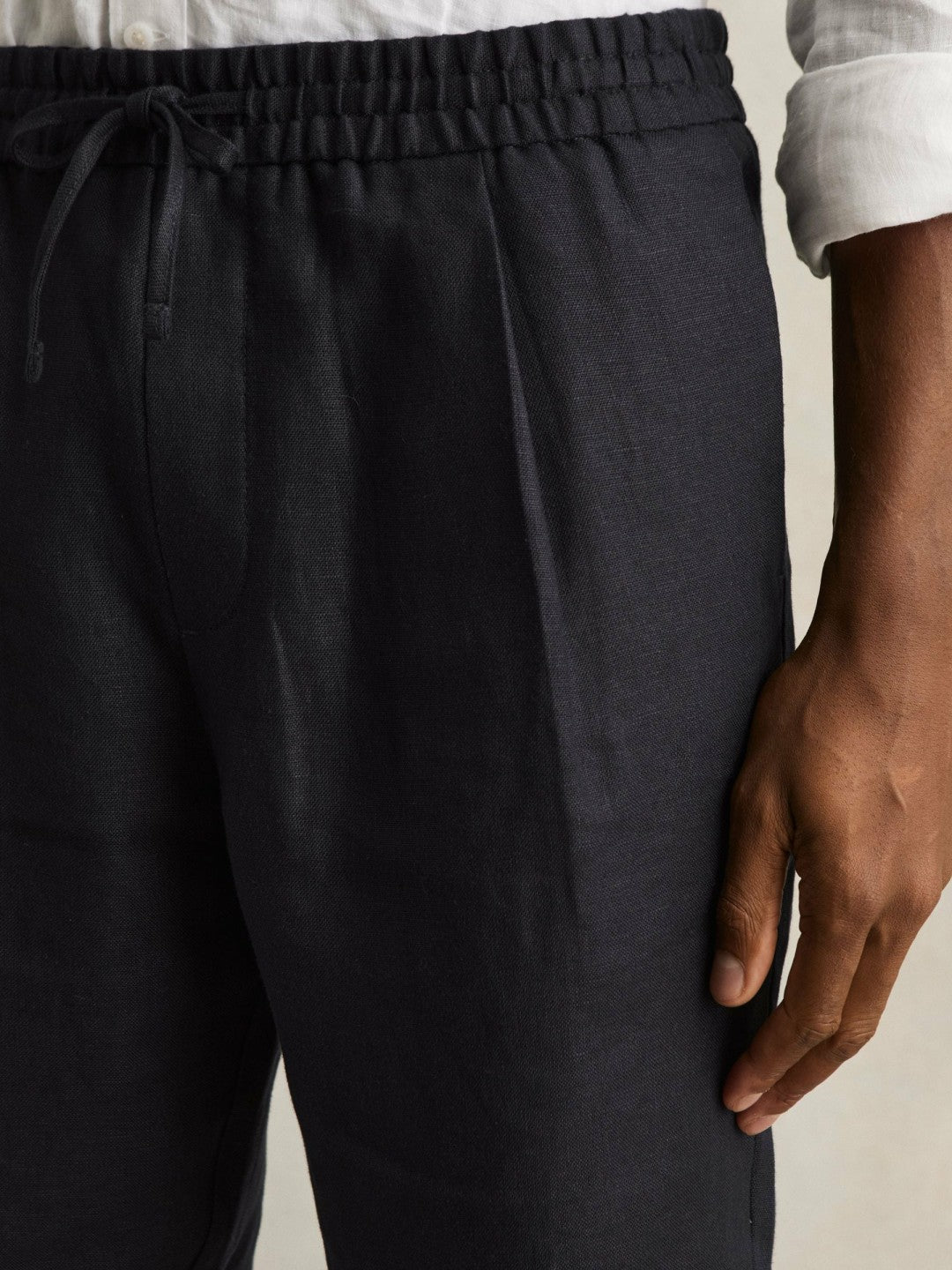 Linen Drawstring Shorts in Navy Men | Reiss