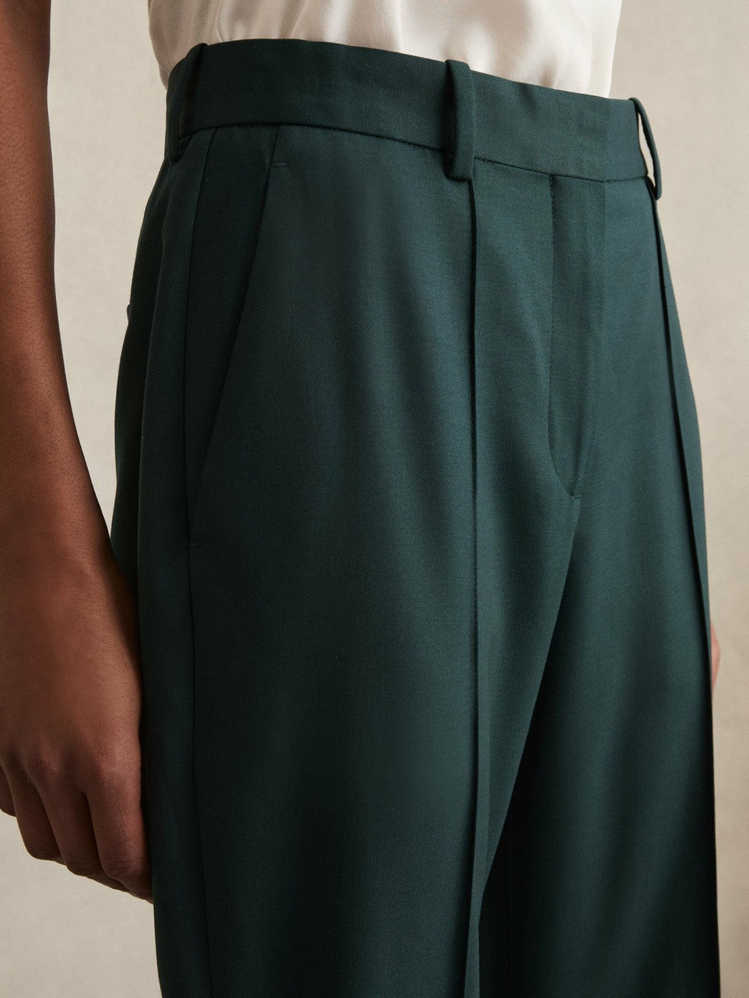 Wool-Blend Wide-Leg Suit Trousers in Green Women | Reiss