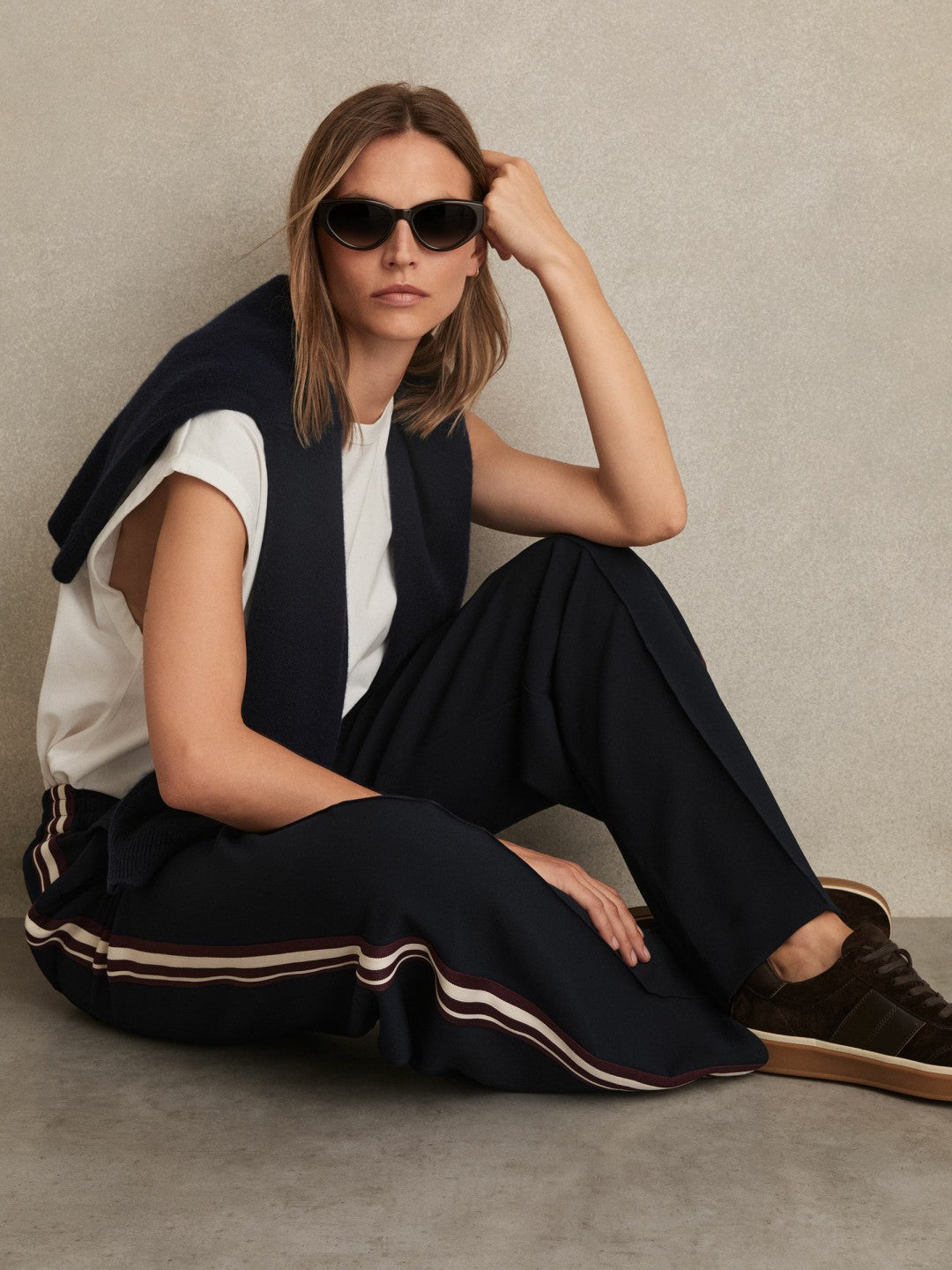 Side-Stripe Wide-Leg Trousers in Navy Women | Reiss