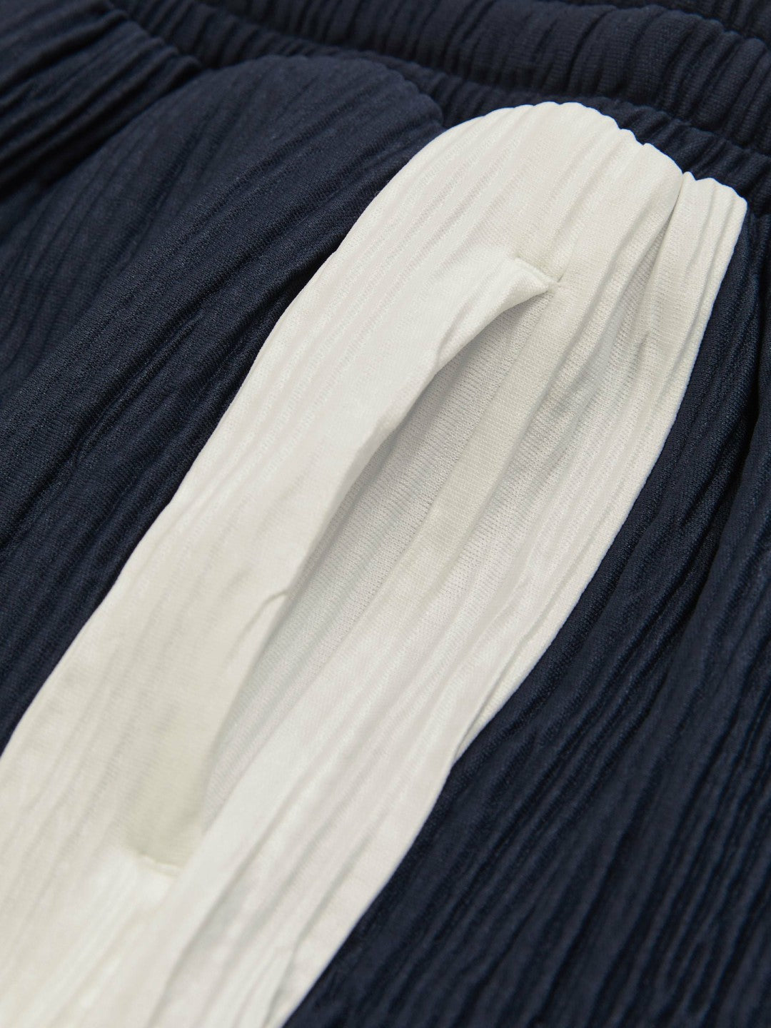 9-13 yrs Plissé Colour-Block Shorts in Navy/White Children & Baby | Reiss