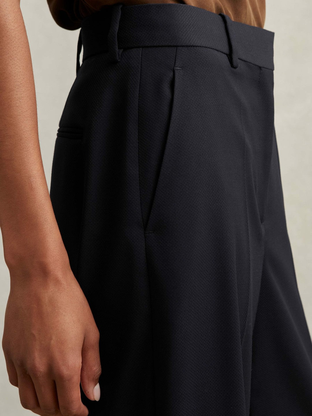 Petite Wool-Blend Wide-Leg Suit Trousers in Navy Women | Reiss