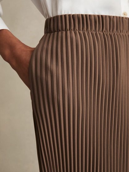 Pleated Jersey Midi Skirt in Chocolate Women | Reiss