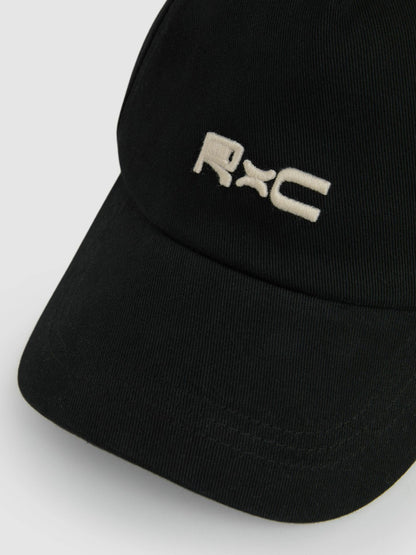 | Ché Logo-Embroidered Cap in Black Men | Reiss