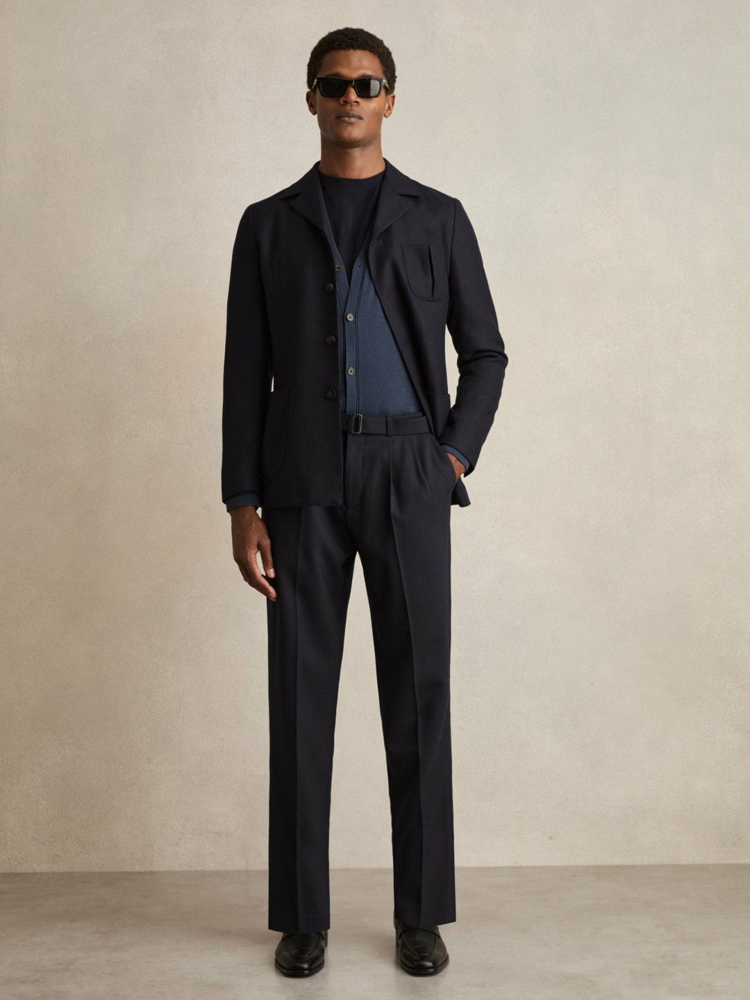 Wool-Blend Belted Pleated Trousers Regular-Fit in Navy Men | Reiss