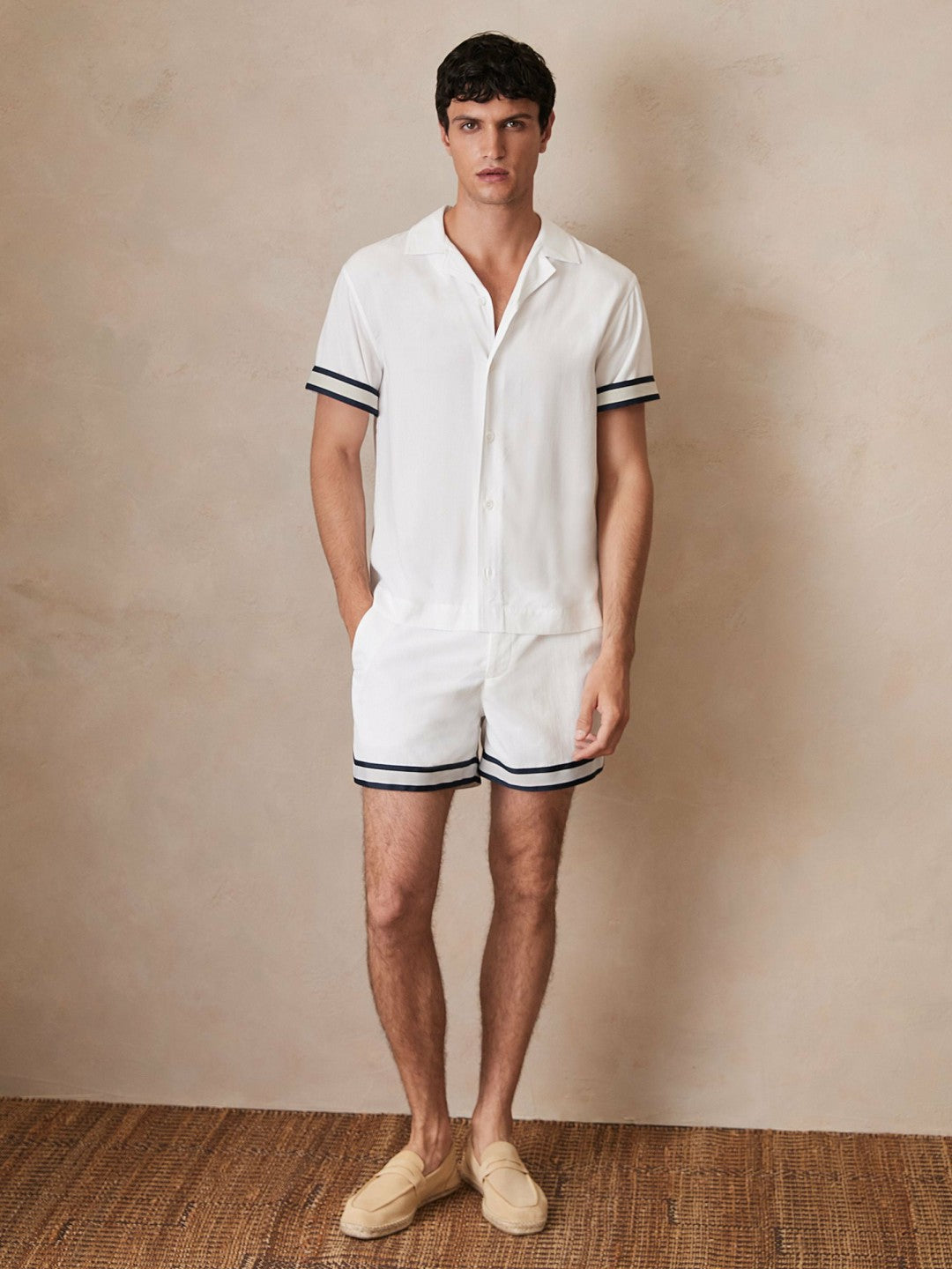 | Ché Stripe-Cuff Shirt in White Men | Reiss