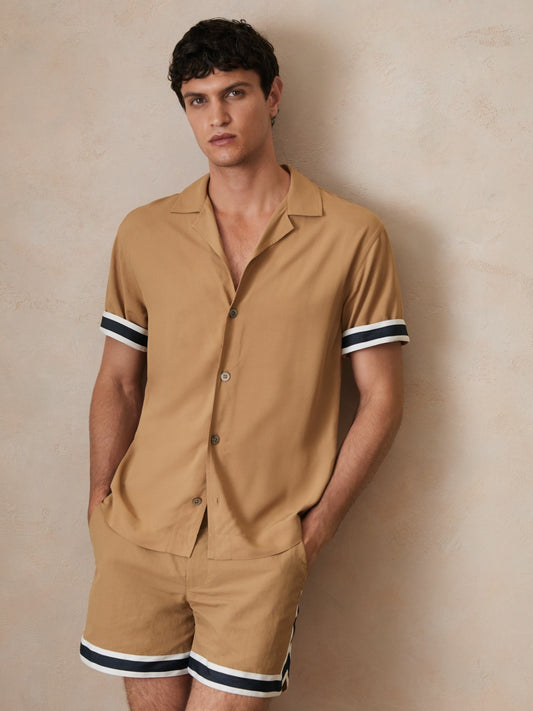 | Ché Stripe-Cuff Shirt in Camel Men | Reiss