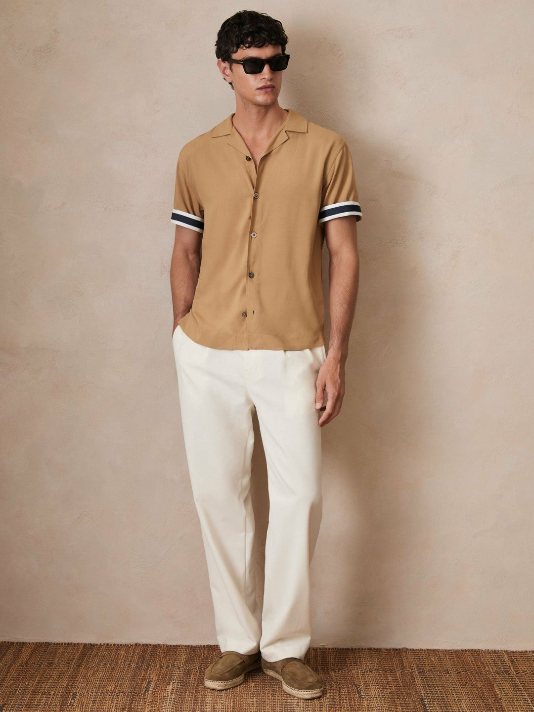 | Ché Stripe-Cuff Shirt in Camel Men | Reiss