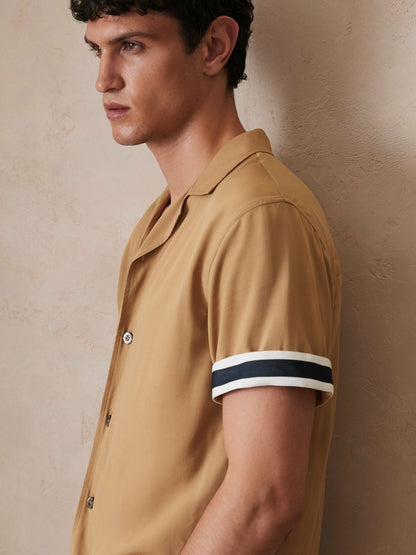 | Ché Stripe-Cuff Shirt in Camel Men | Reiss