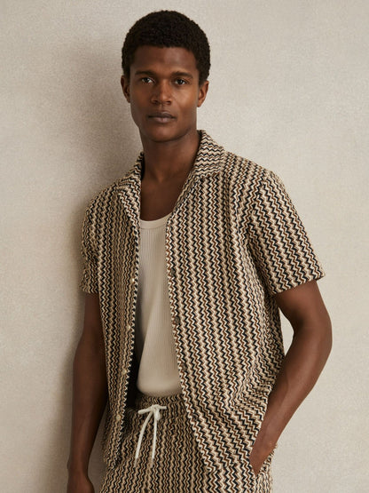 Zig-Zag Knit Cuban-Collar Shirt in Tobacco Brown Men | Reiss