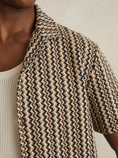 Zig-Zag Knit Cuban-Collar Shirt in Tobacco Brown Men | Reiss