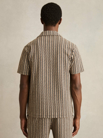 Zig-Zag Knit Cuban-Collar Shirt in Tobacco Brown Men | Reiss