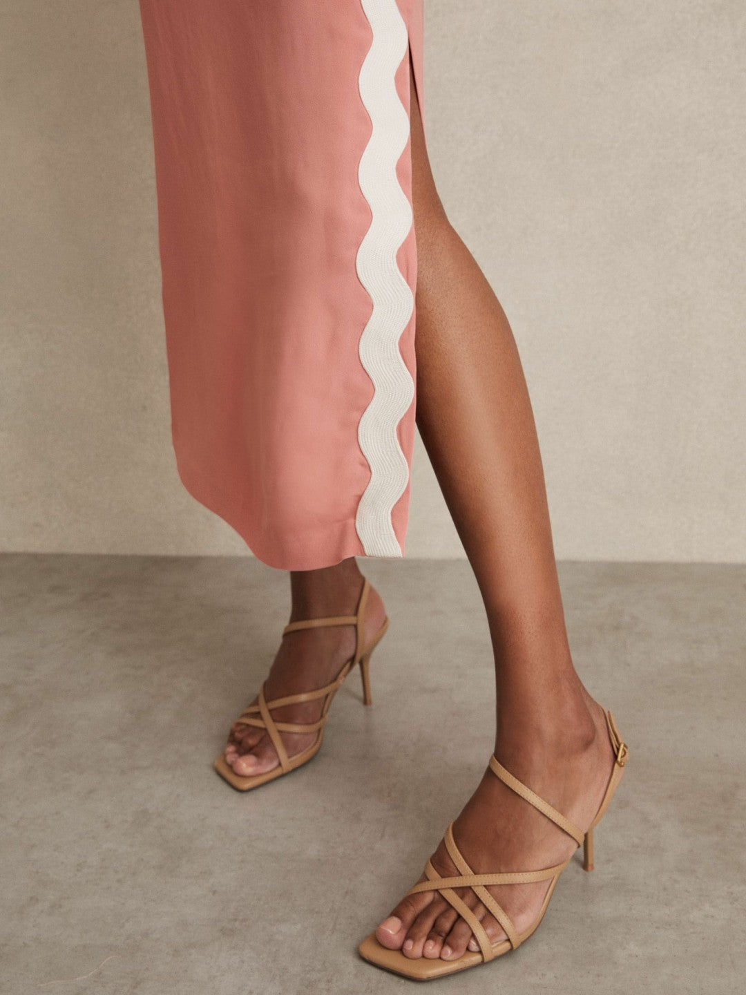 Wave-Trim Crepe Midi Dress in Pink Women | Reiss
