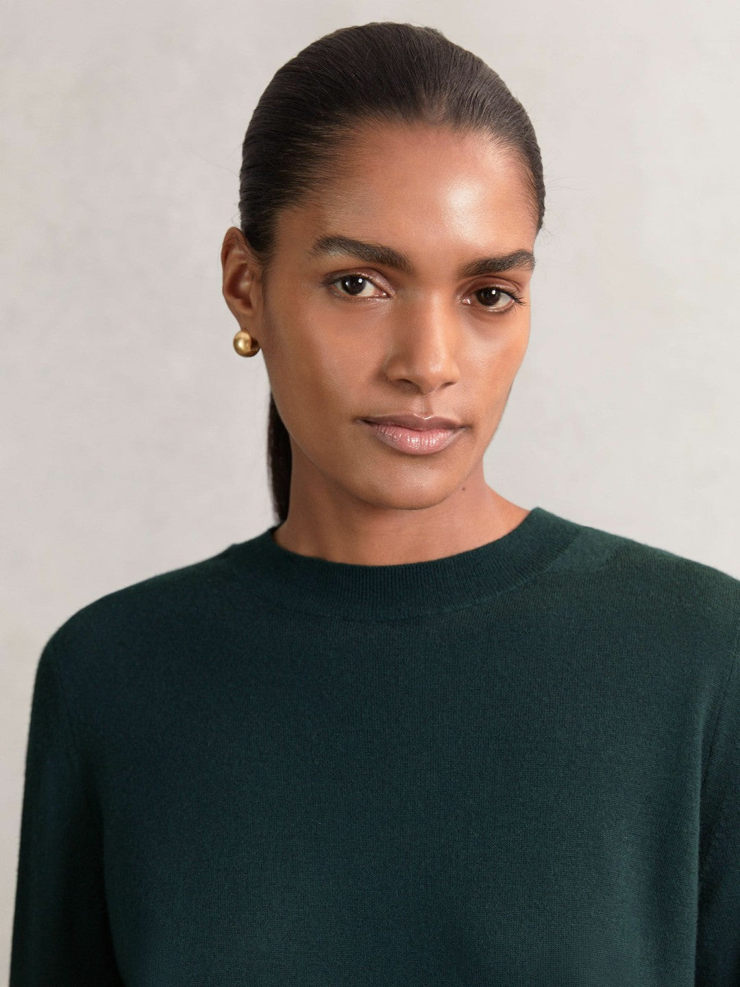 Merino Wool Crew-Neck Jumper in Green Women | Reiss