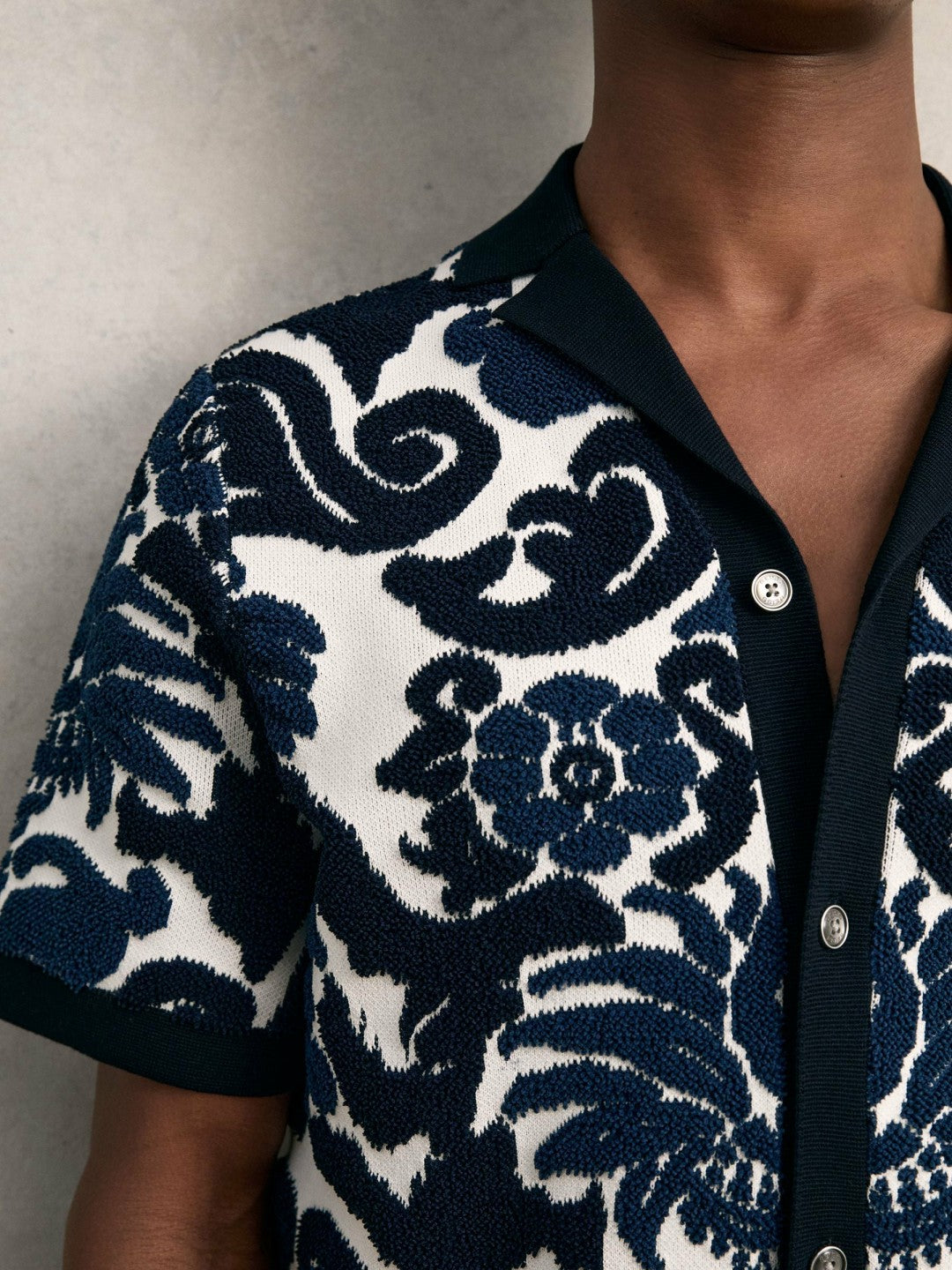 Paisley Jacquard Knit Shirt in Navy Blue/White Men | Reiss