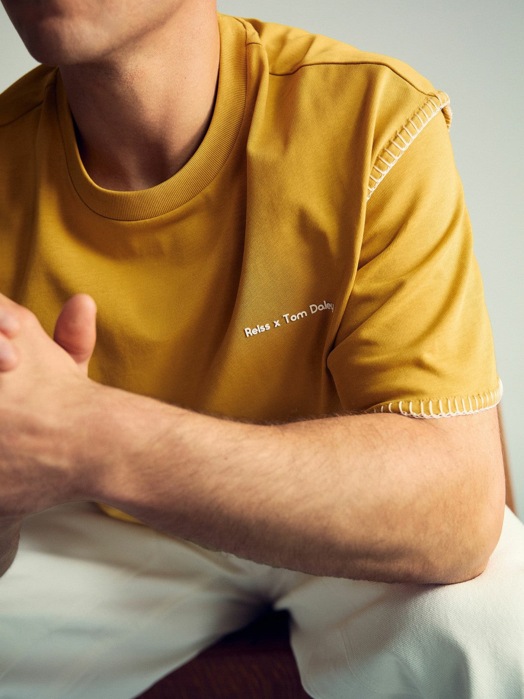 | Tom Daley Graphic-Print T-Shirt in Yellow Men | Reiss