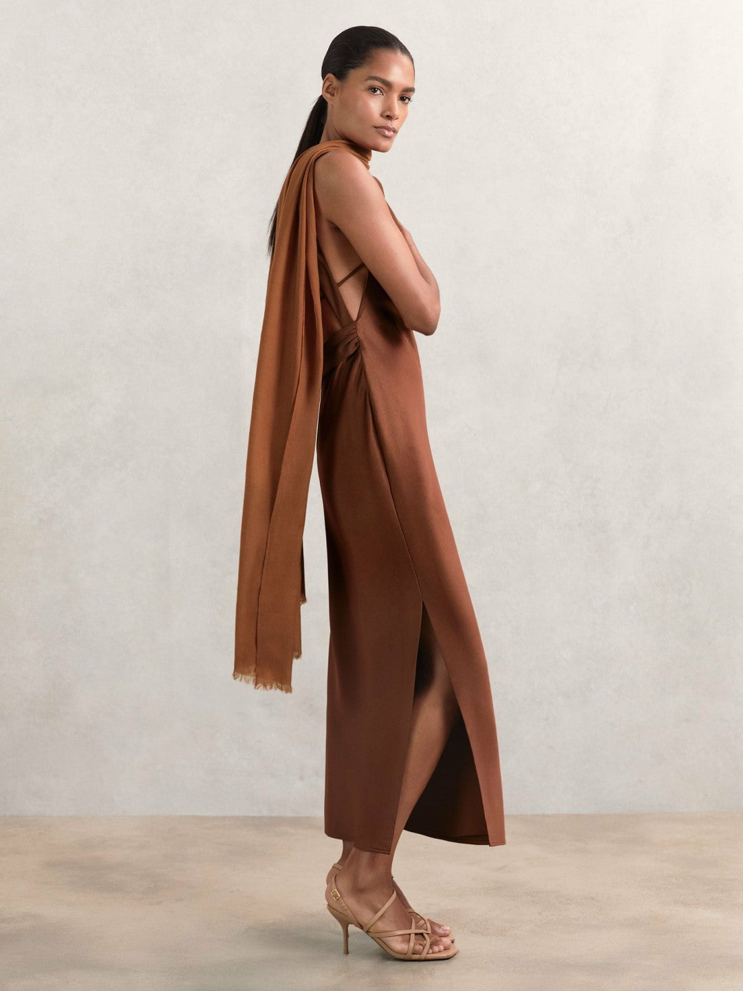 Wool-Cashmere Lightweight Scarf in Camel Women | Reiss
