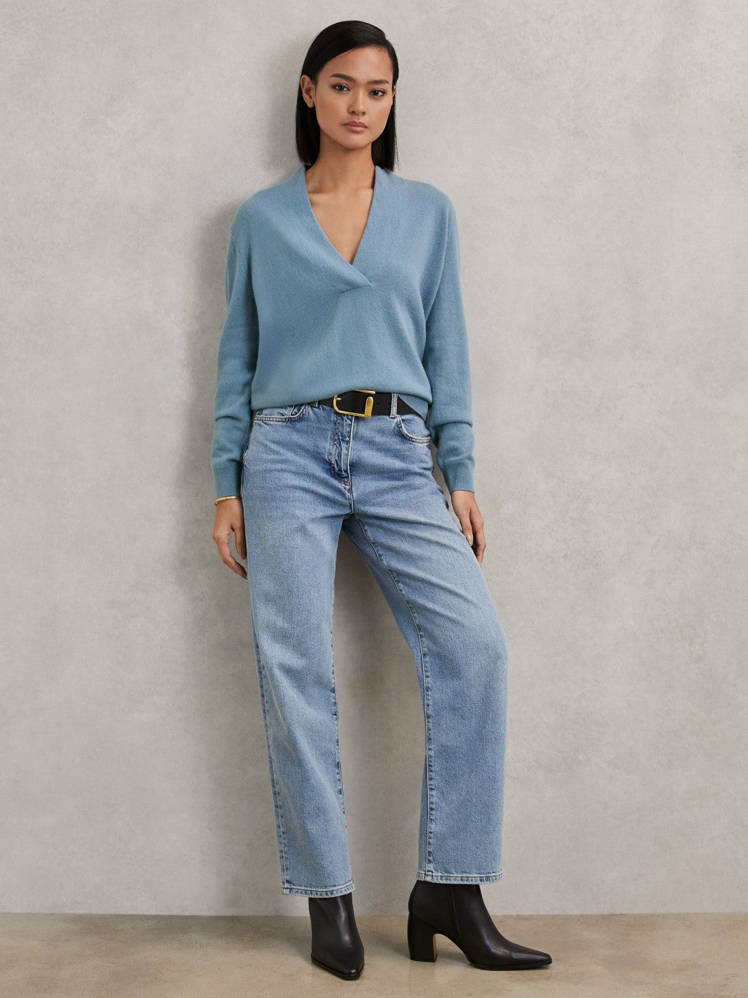 Cashmere V-Neck Jumper in Blue Women | Reiss