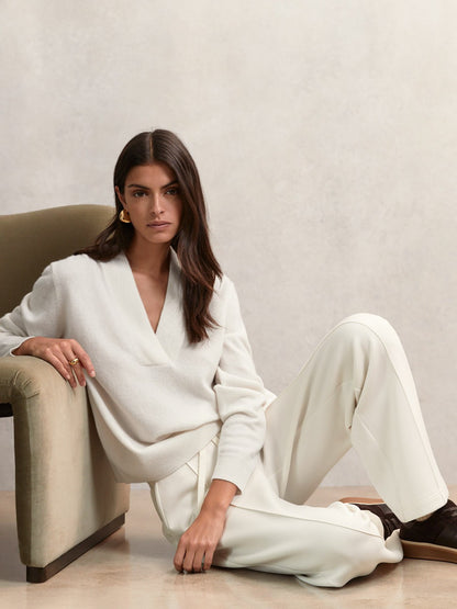 Cashmere V-Neck Jumper in Cream Women | Reiss