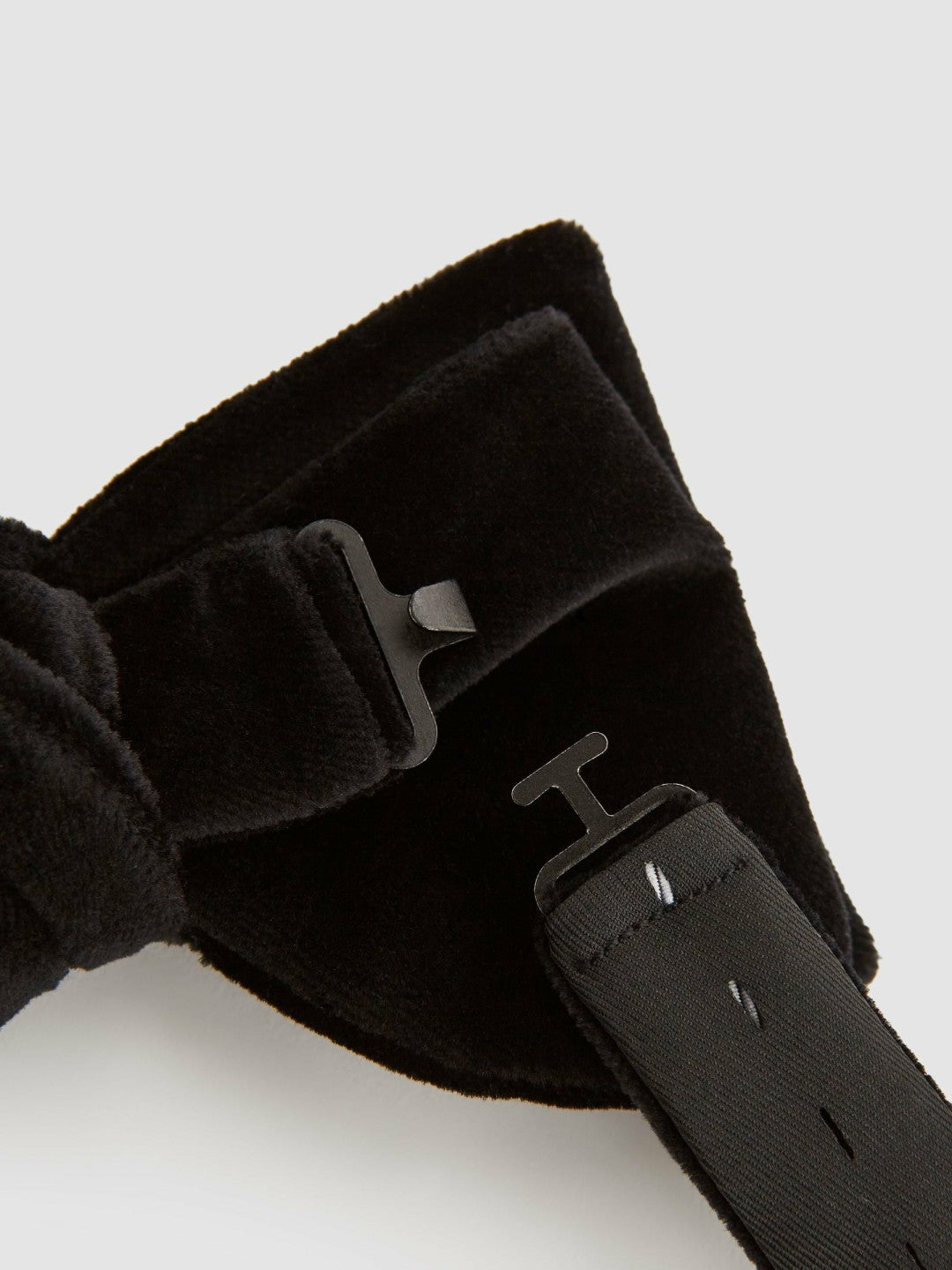 Velvet Bow Tie in Black Men | Reiss