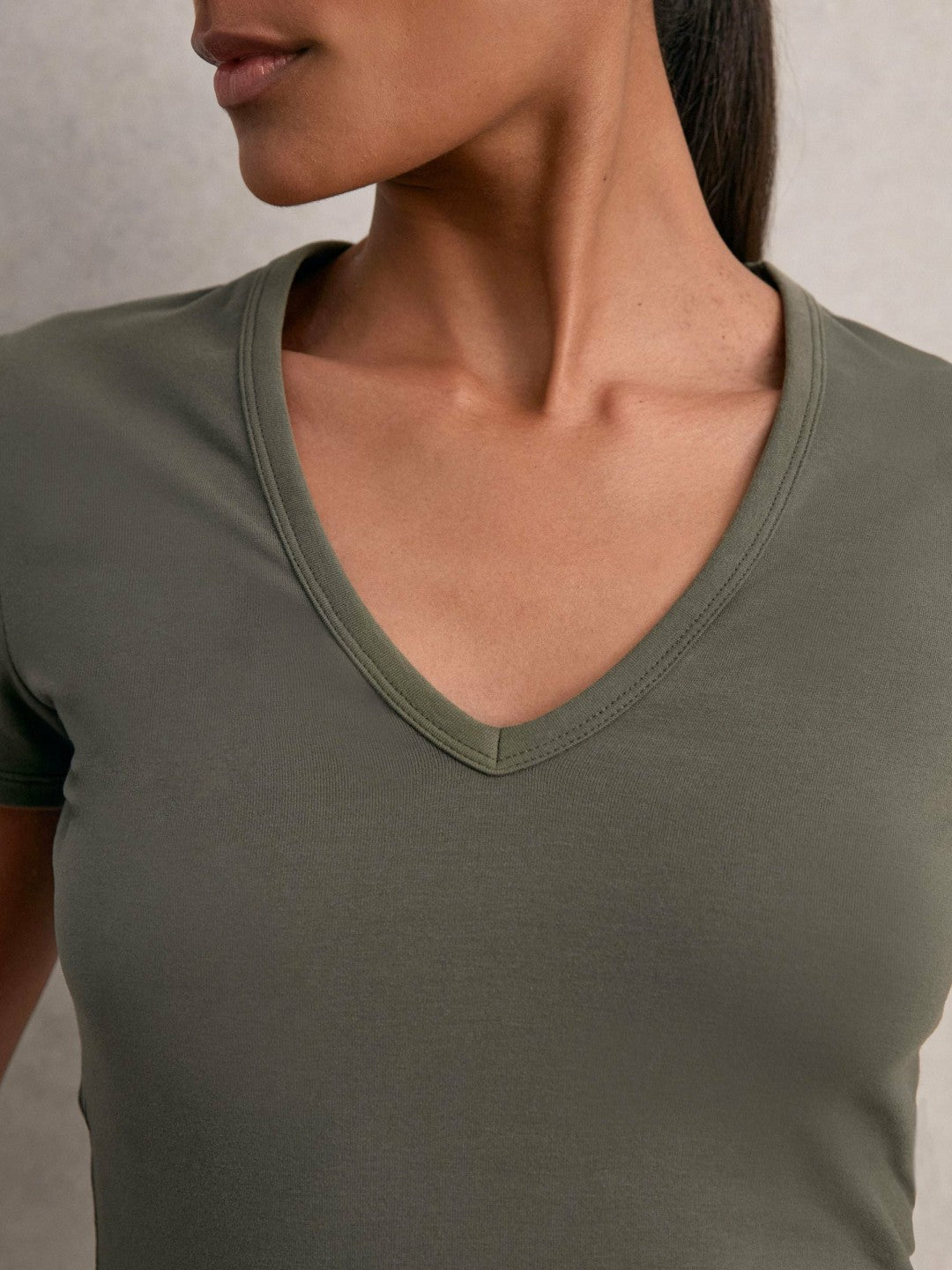 Stretch Cotton V-Neck T-Shirt in Khaki Green Women | Reiss