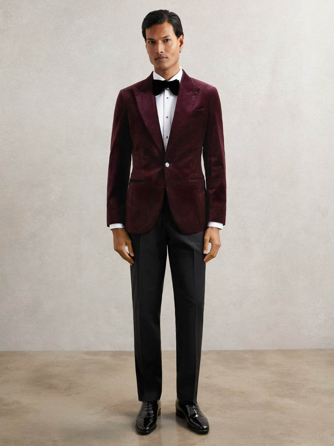 Single-Breasted Velvet Blazer Regular-Fit in Bordeaux Men | Reiss