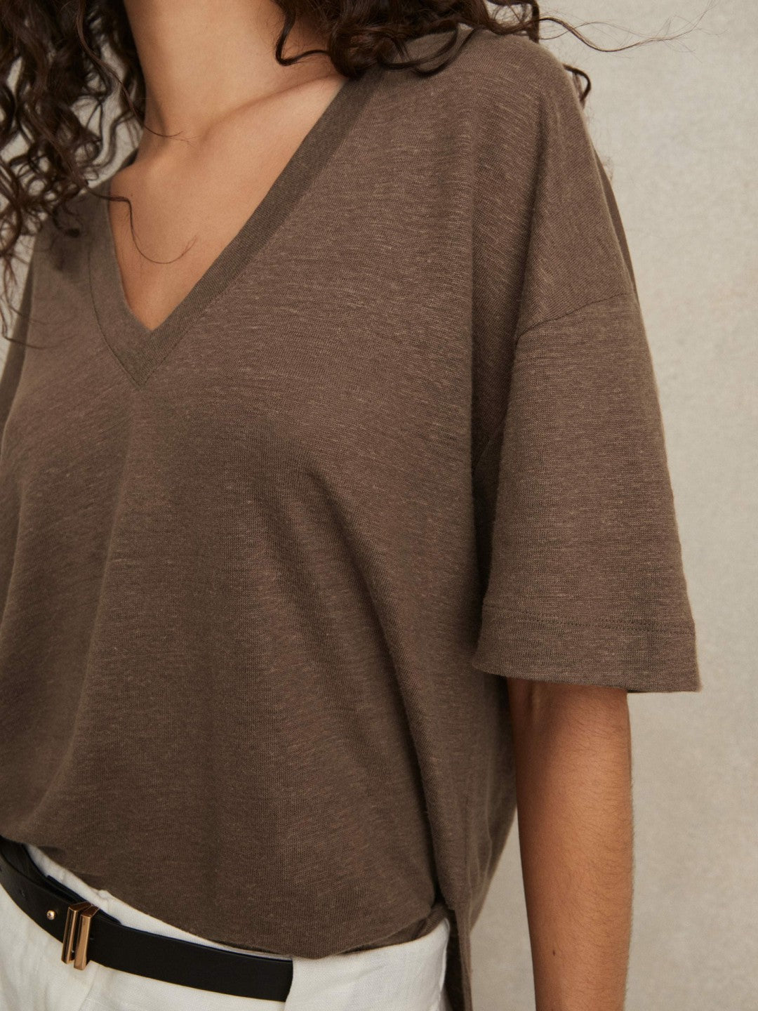 Linen V-Neck T-Shirt in Brown Women | Reiss