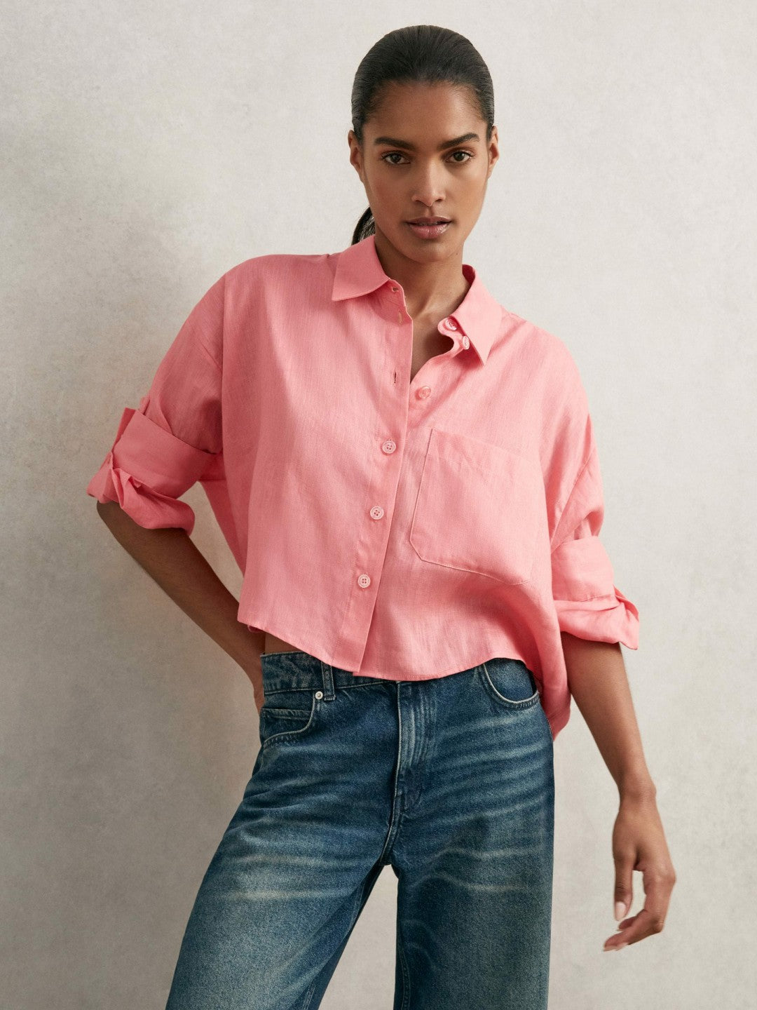 Oversize Linen Cropped Shirt in Pink Women | Reiss