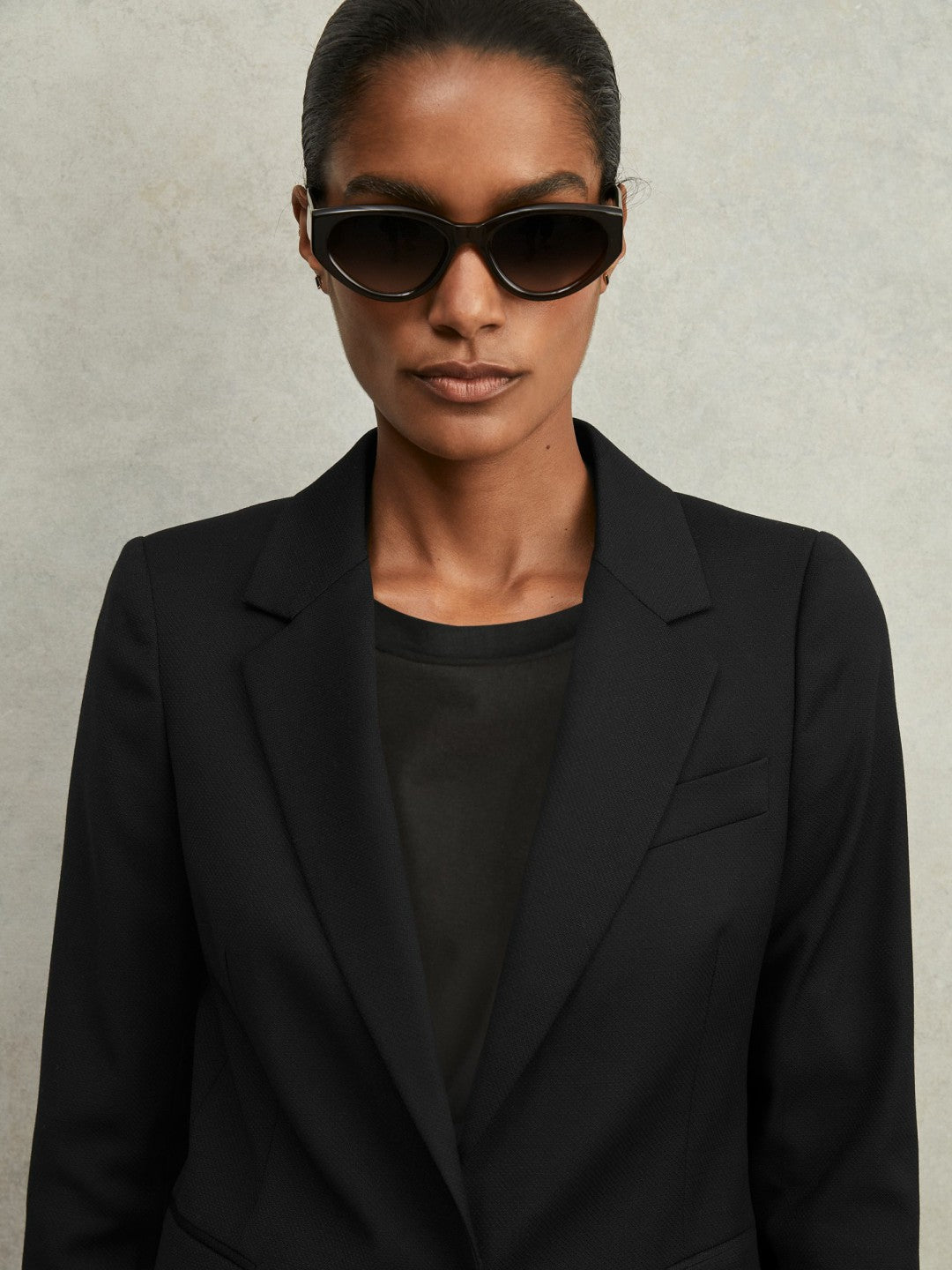 Single Breasted Suit Blazer in Black Women | Reiss