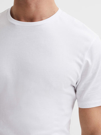 Three Pack Of Crew Neck T-shirts in White Men | Reiss