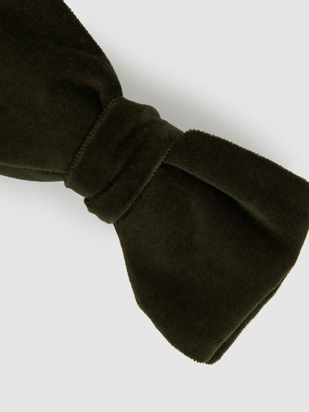 Velvet Bow Tie in Emerald Men | Reiss