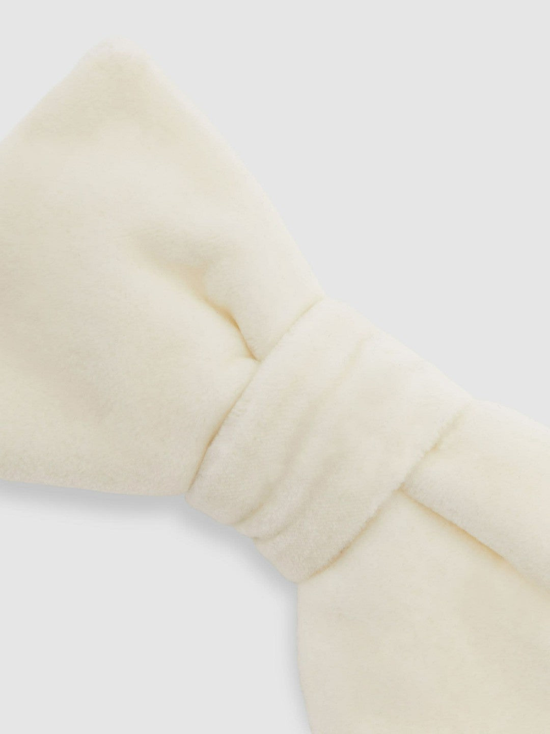 Velvet Bow Tie in Ivory Men | Reiss