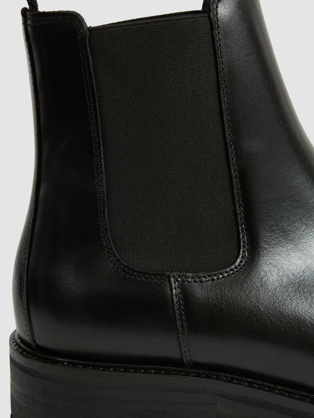 Leather Chelsea Boots in Black Men | Reiss