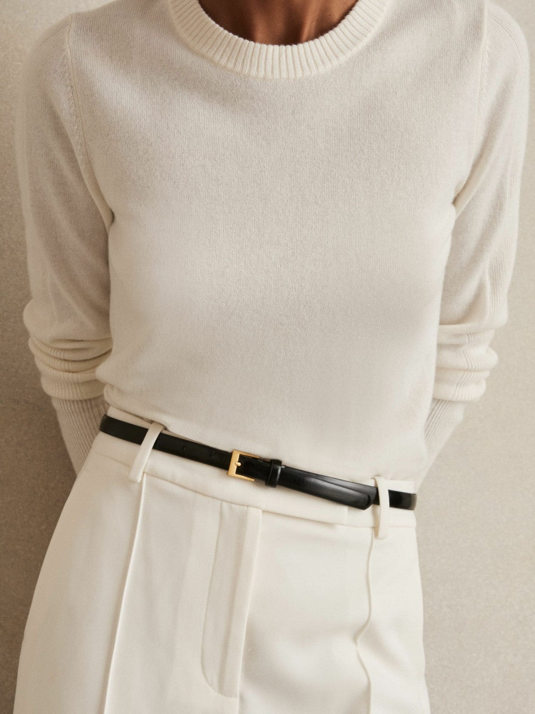 Thin Leather Belt in Black Women | Reiss
