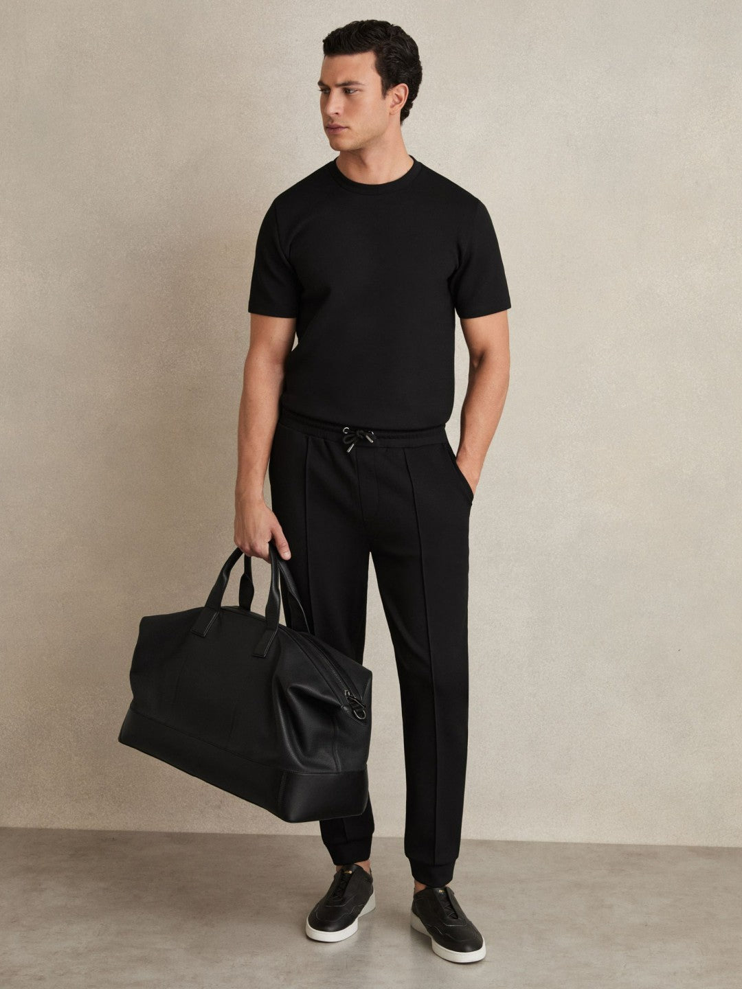Interlock Jersey Crew Neck T-Shirt in Black Men | Reiss