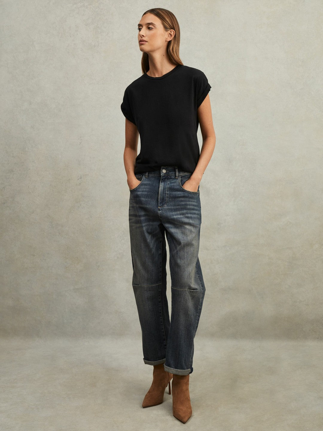 Cotton-Jersey Crew Neck T-Shirt in Black Women | Reiss