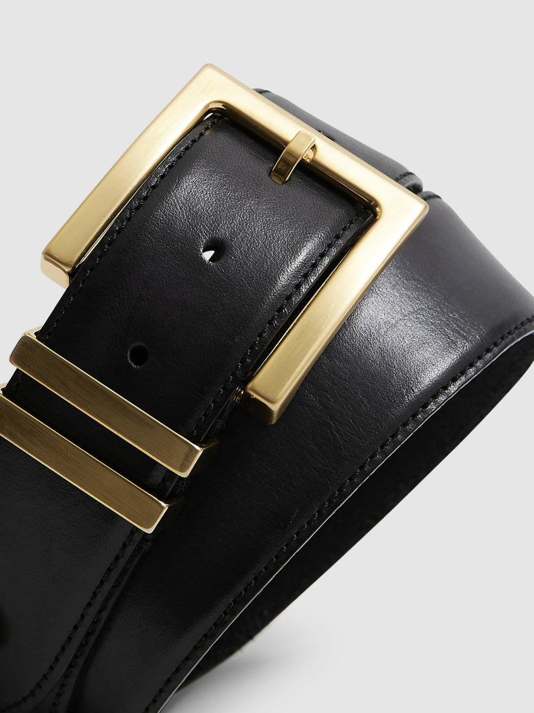 Leather Square Buckle Belt in Black Women | Reiss
