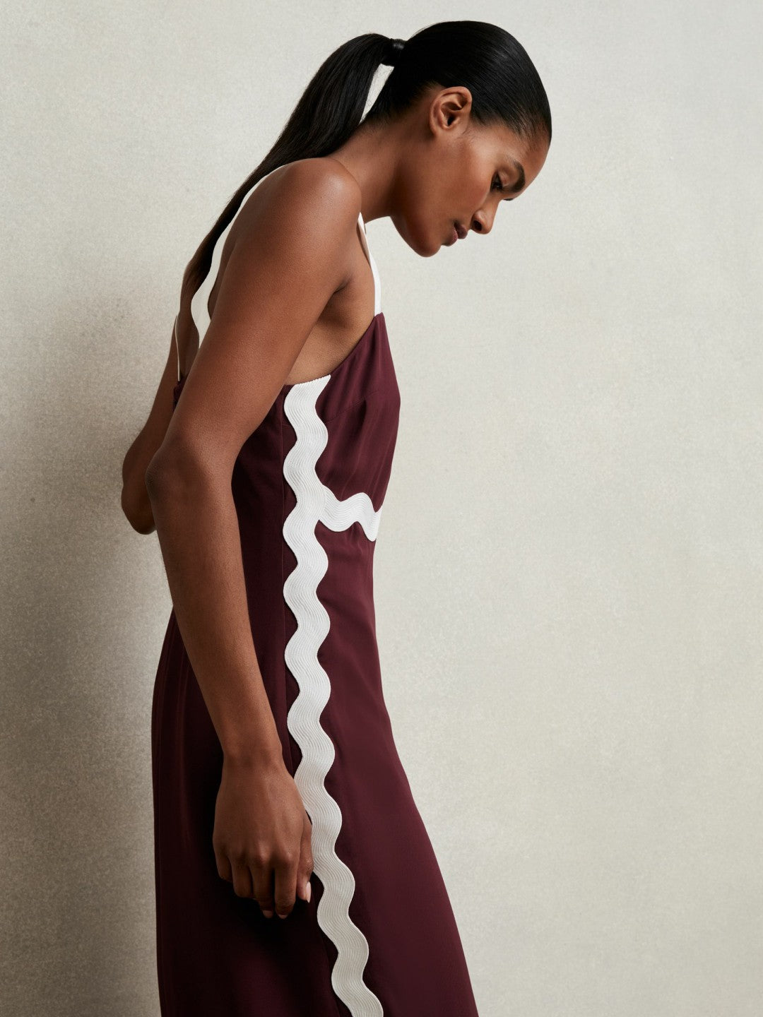 Wave-Trim Crepe Midi Dress in Burgundy Women | Reiss