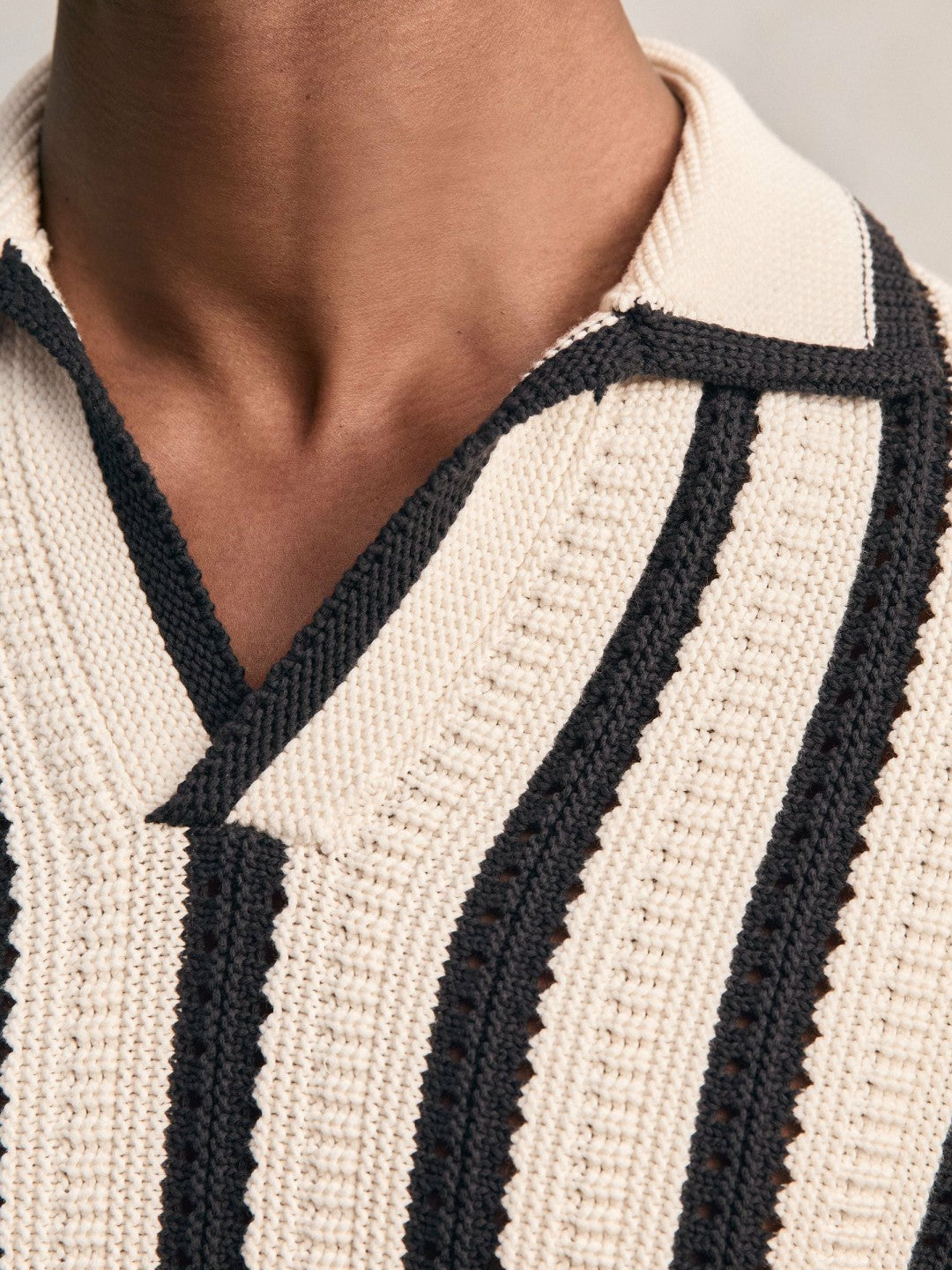 Cotton Blend Stripe Knit Polo Shirt in Off White/Navy Men | Reiss