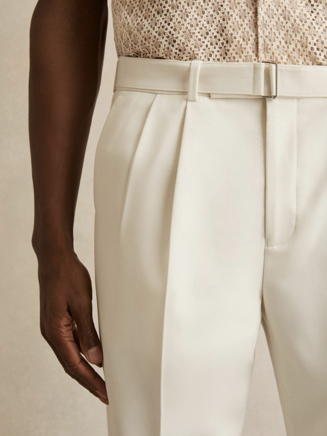 Wool-Blend Belted Pleated Trousers Regular-Fit in White Men | Reiss