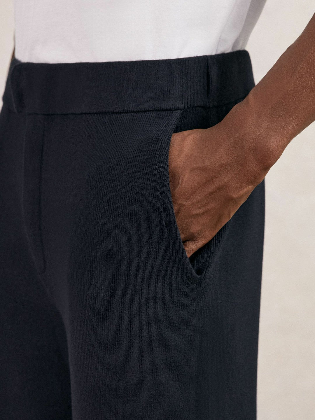 Tapered Knitted Trousers in Navy Men | Reiss