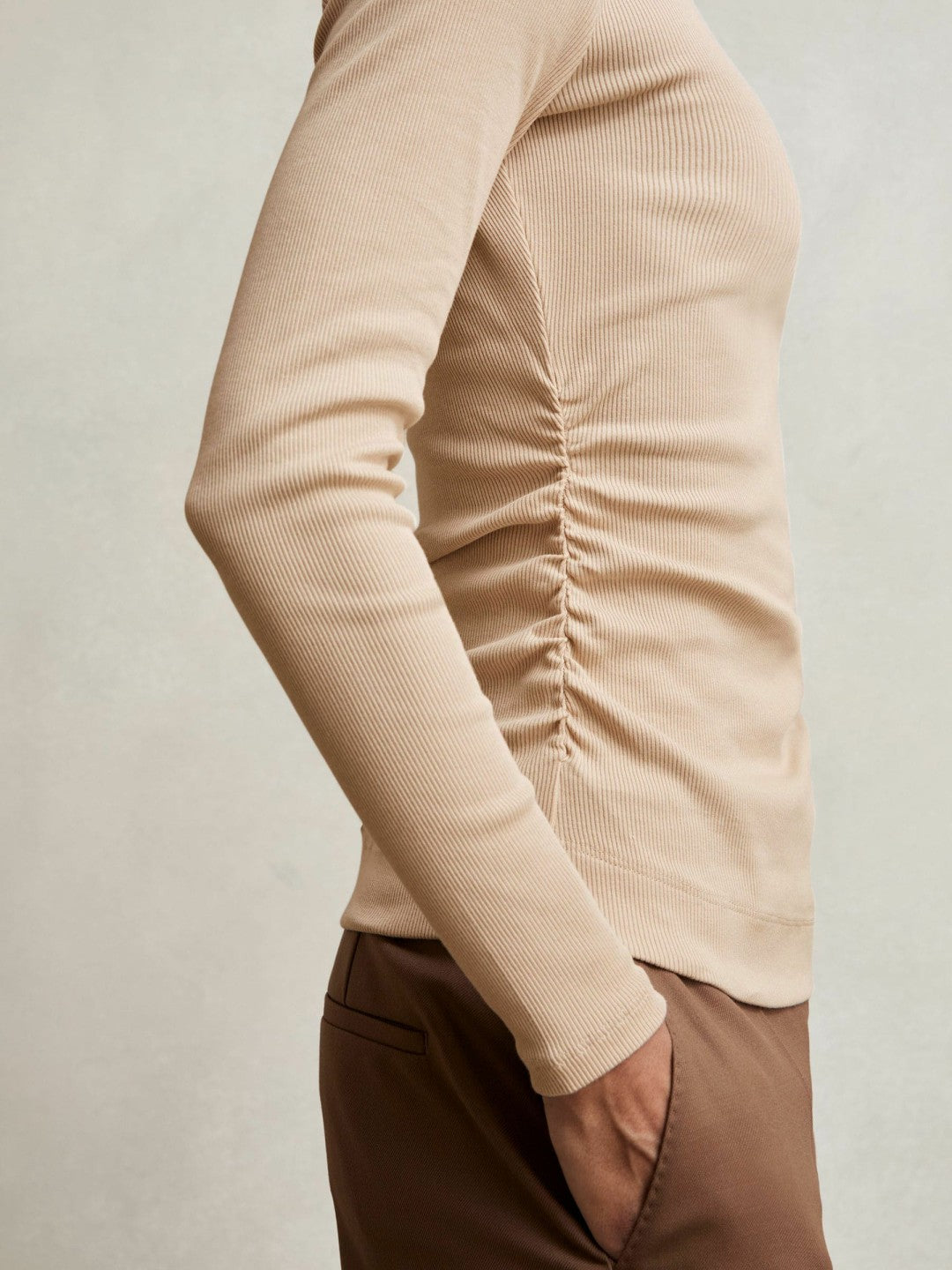 Cotton Long-Sleeve Ruched T-Shirt with Stretch in Camel Women | Reiss