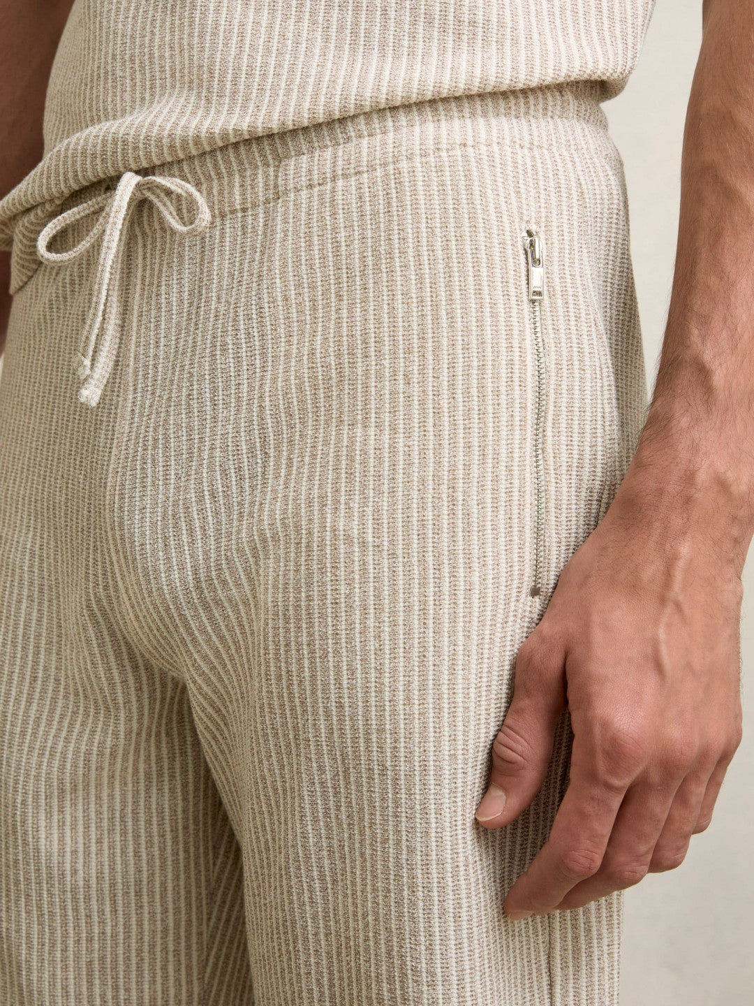Cotton-Blend Stripe Drawstring Shorts in Ecru/Taupe Brown Men | Reiss