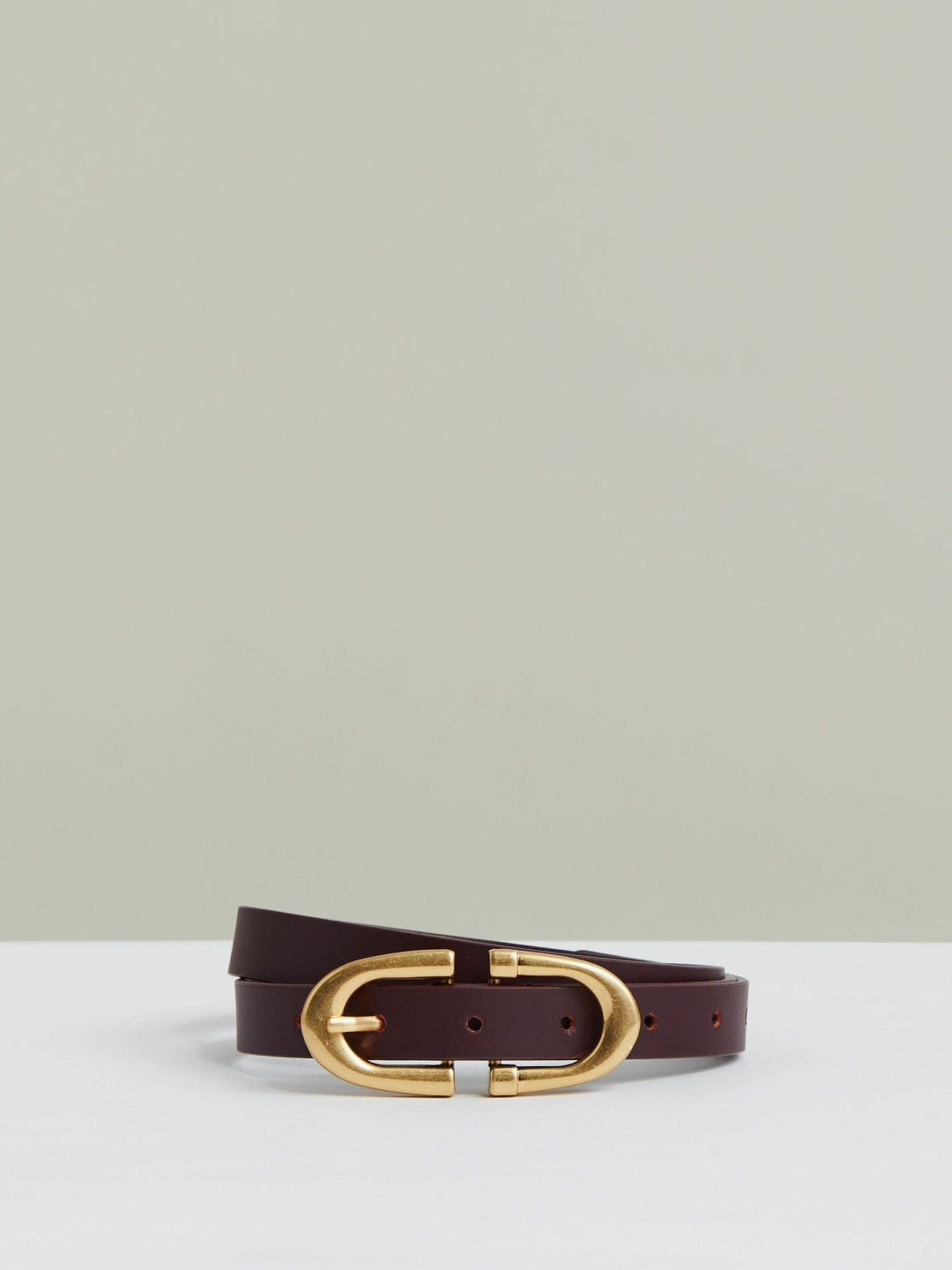 Horseshoe Belt in Burgundy Women | Reiss